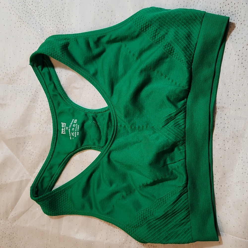 Pro-fit seamless sport bra for women's size M